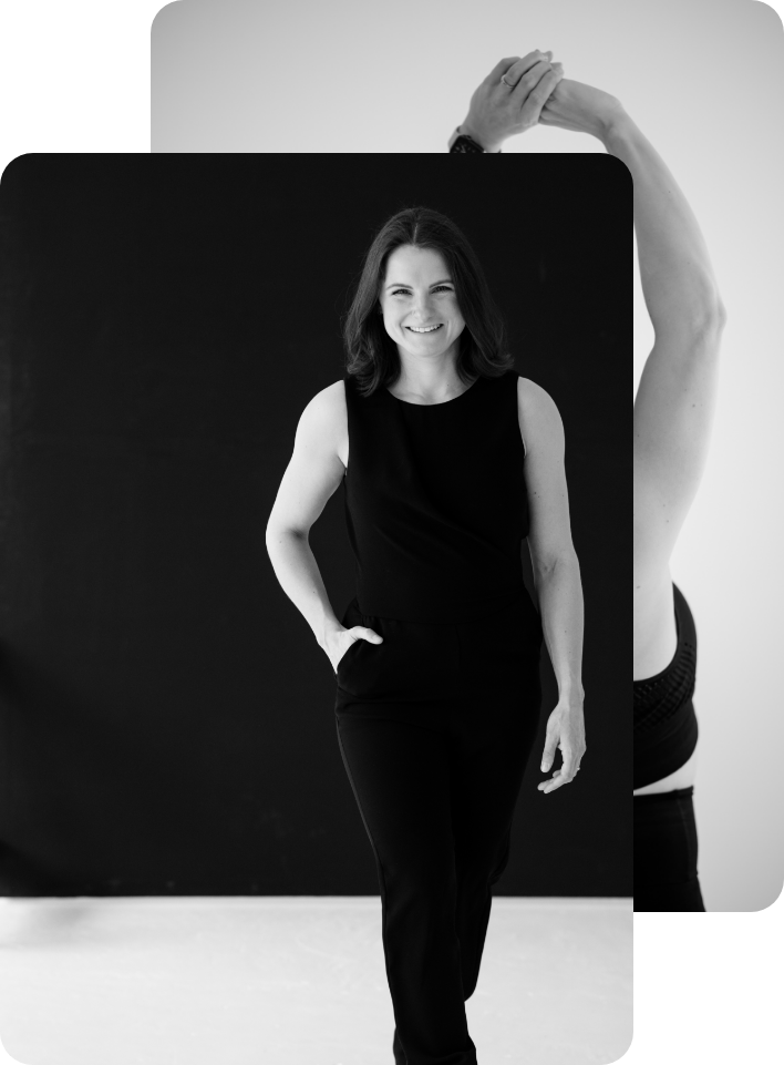 Fitness Coach Julia Brauner erklärt eine Übung – Fitness Ingolstadt